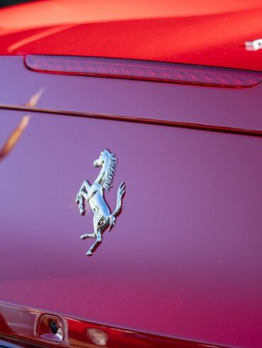ferrari-3664450_1280