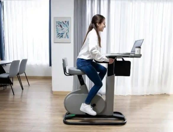 CES 2023 Træn mens du arbejder på eKinekt Bike Desk